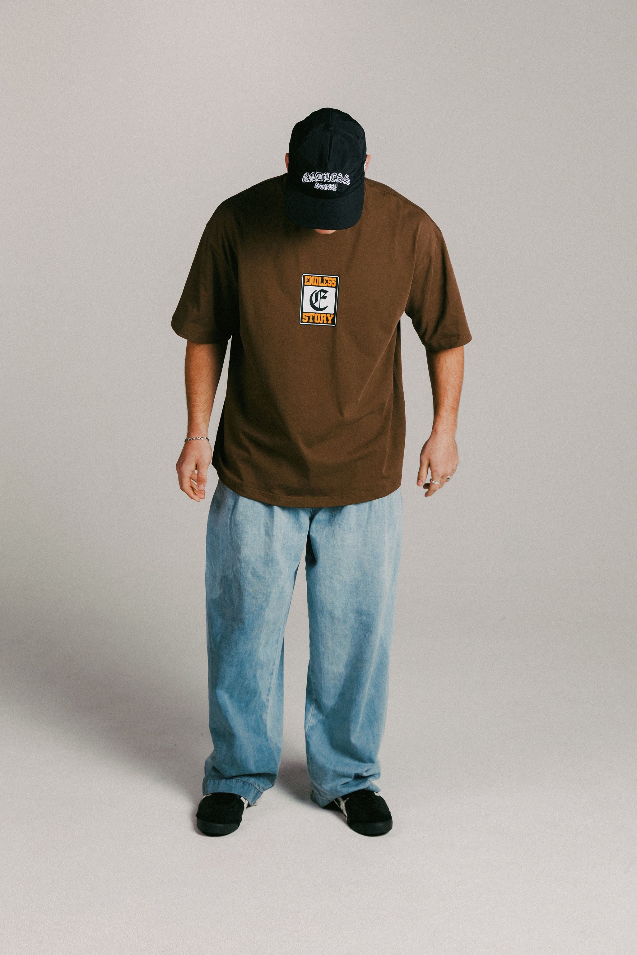 LOCKED IN TEE - BROWN
