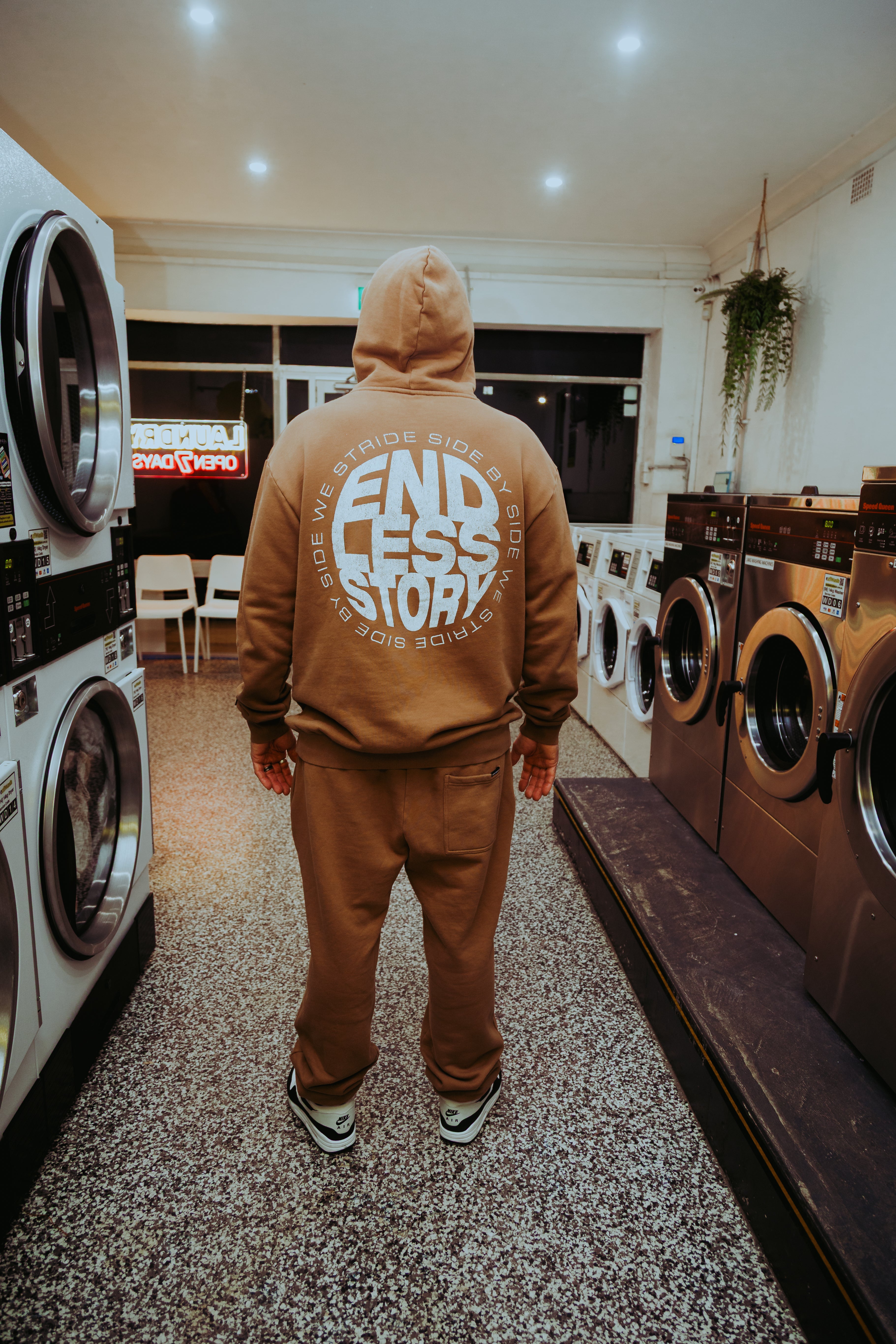 ALONGSIDE SWEAT PANT - STONE WASH BROWN