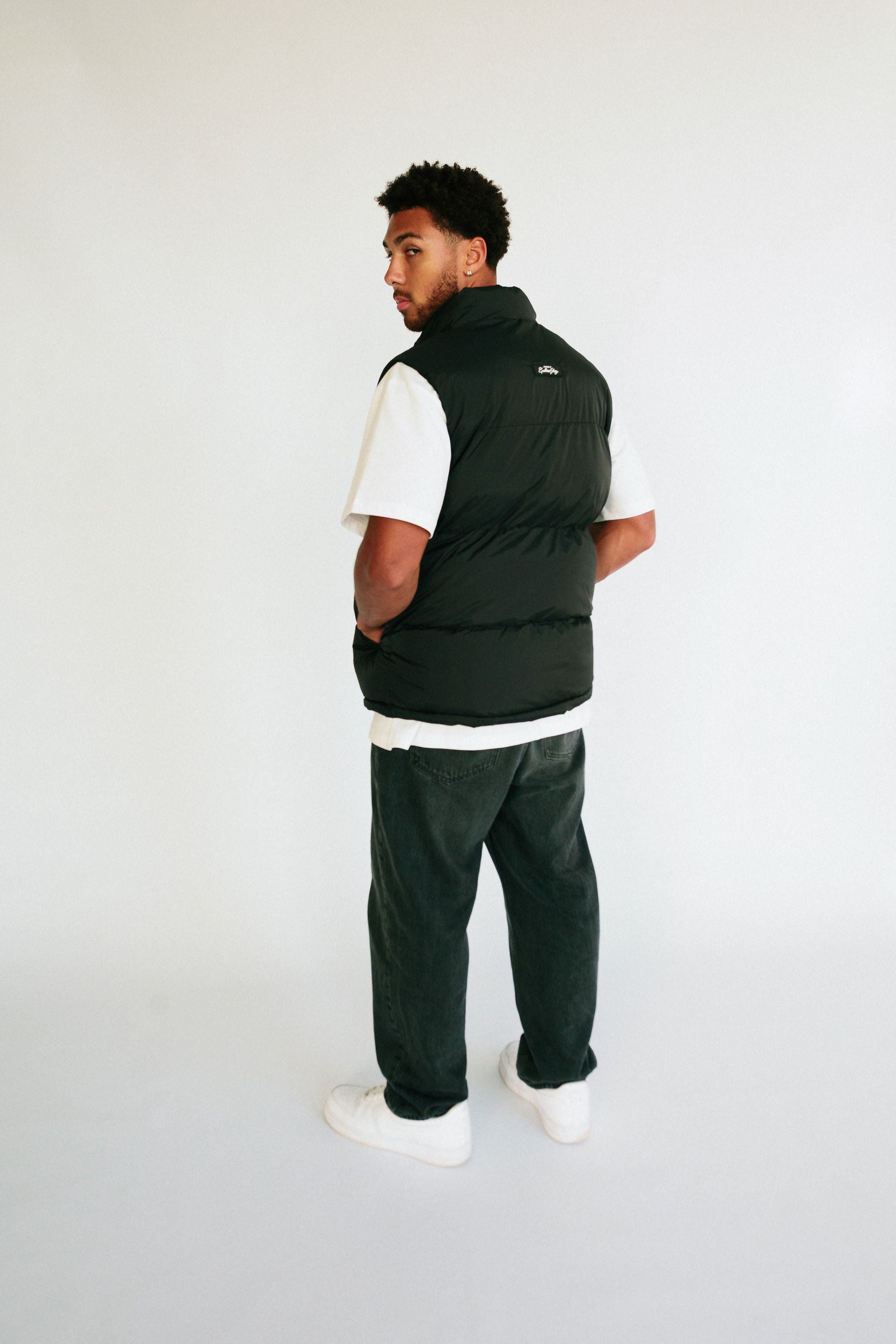 ALL DAY PUFFER VEST - BLACK