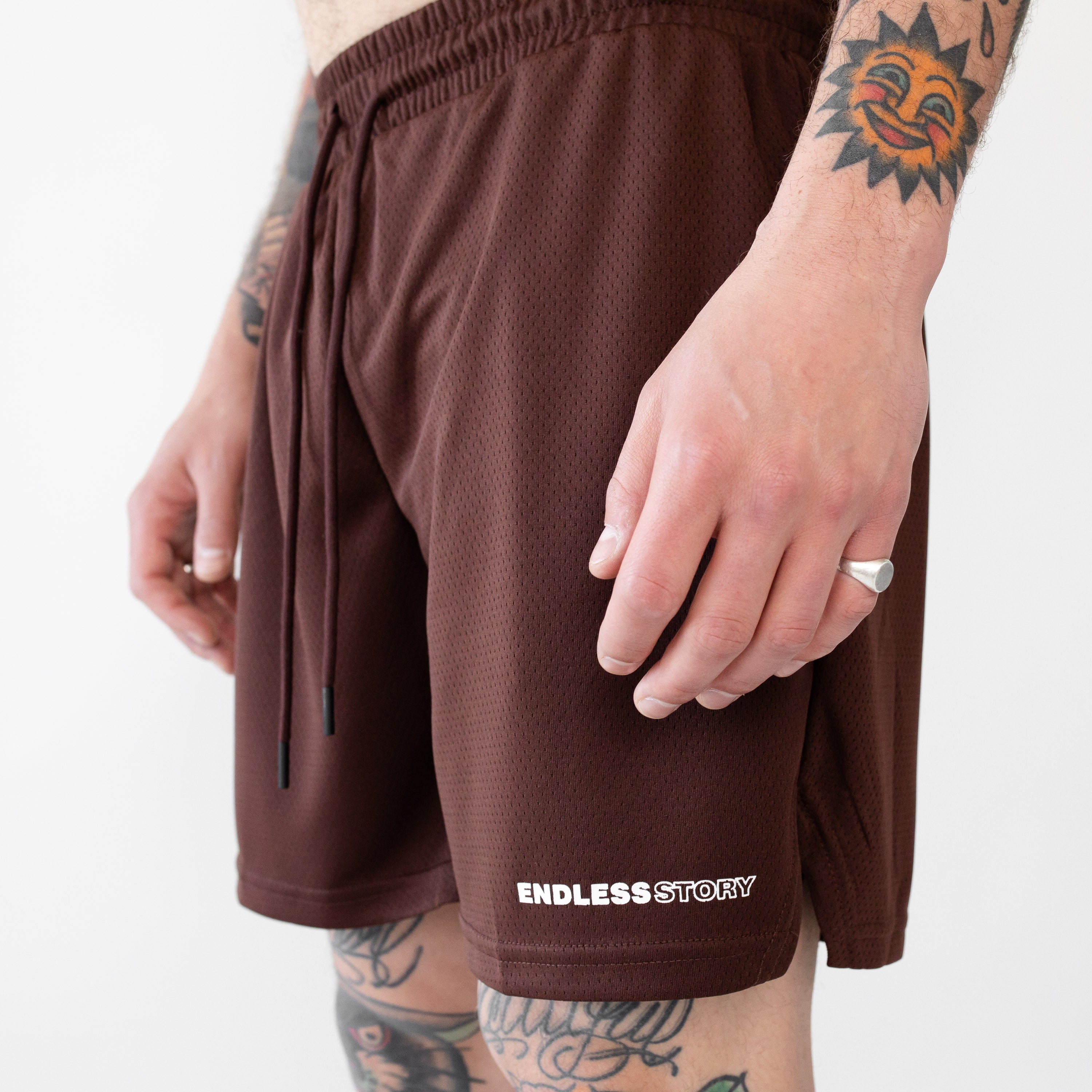 SIGNATURE MESH SHORTS - BROWN