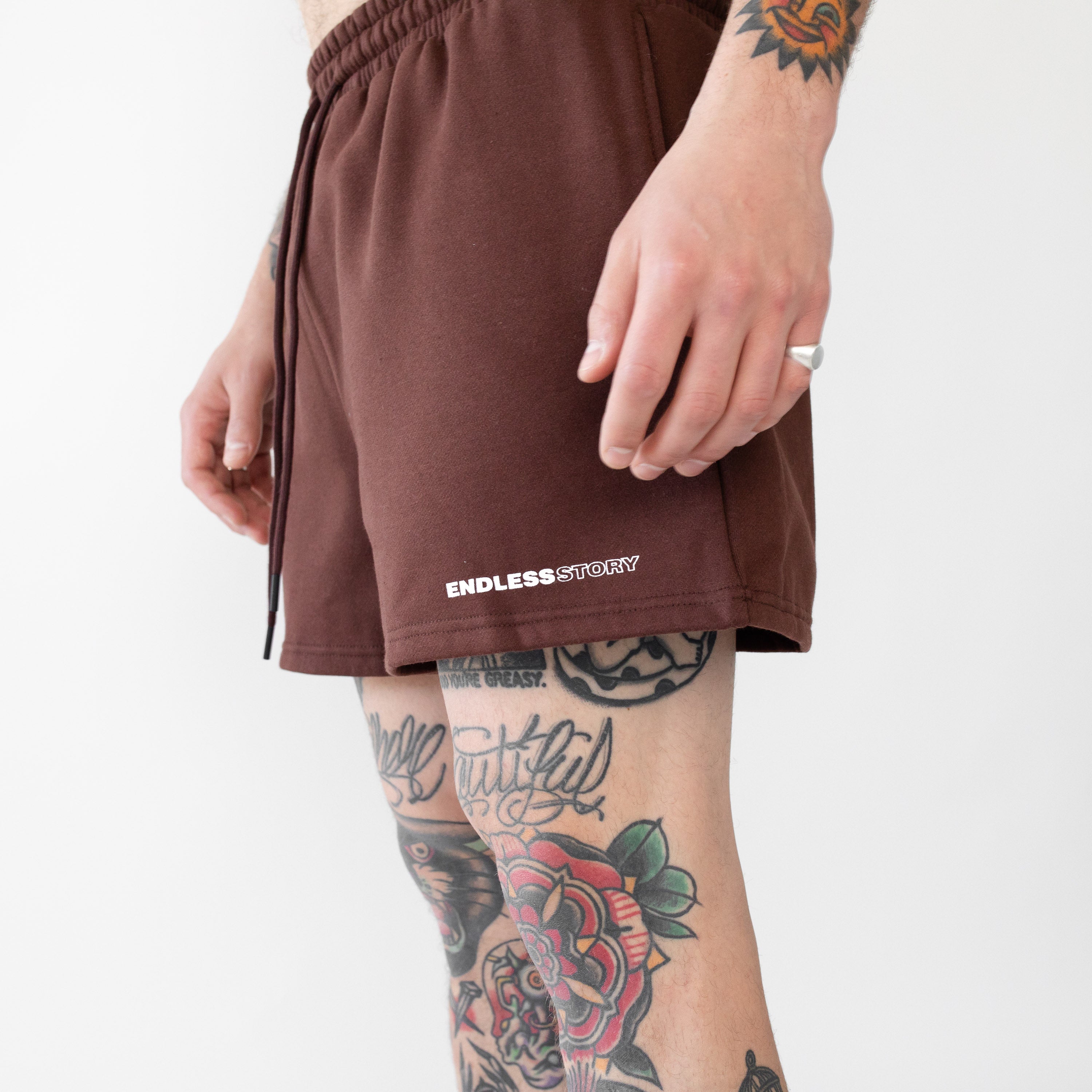 SIGNATURE FLEECE SHORT - BROWN