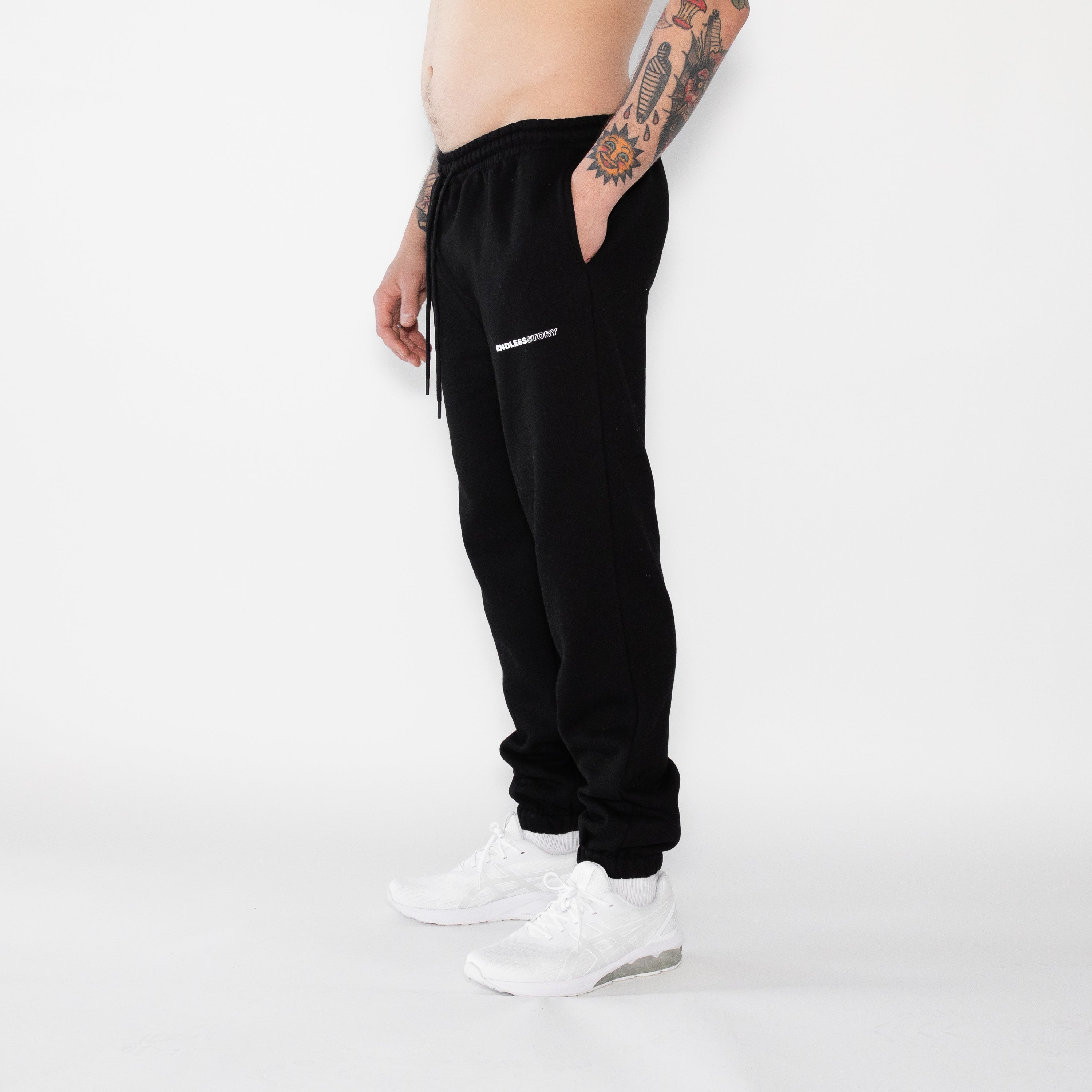 SIGNATURE FLEECE PANT - BLACK