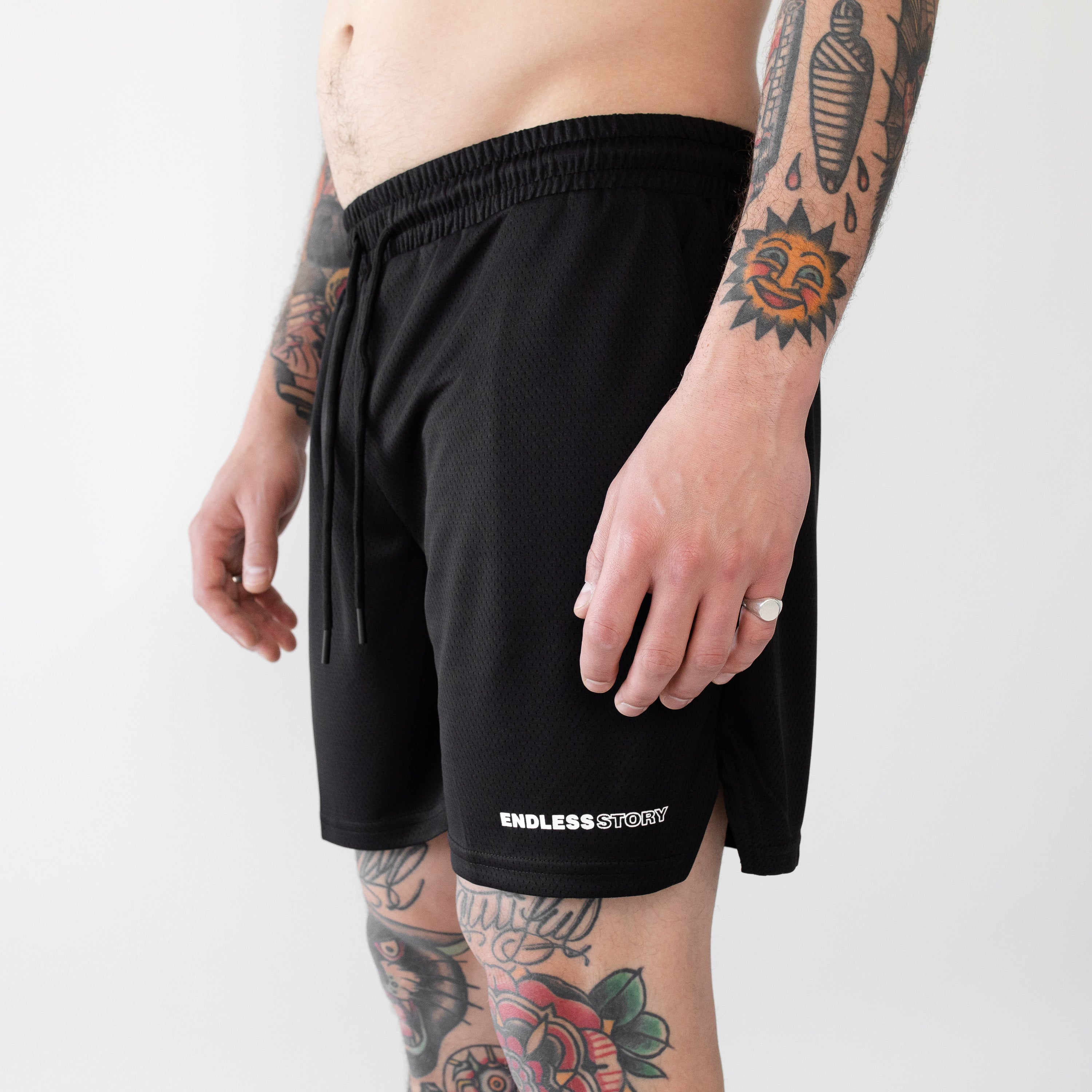 Signature Mesh Shorts (Black)