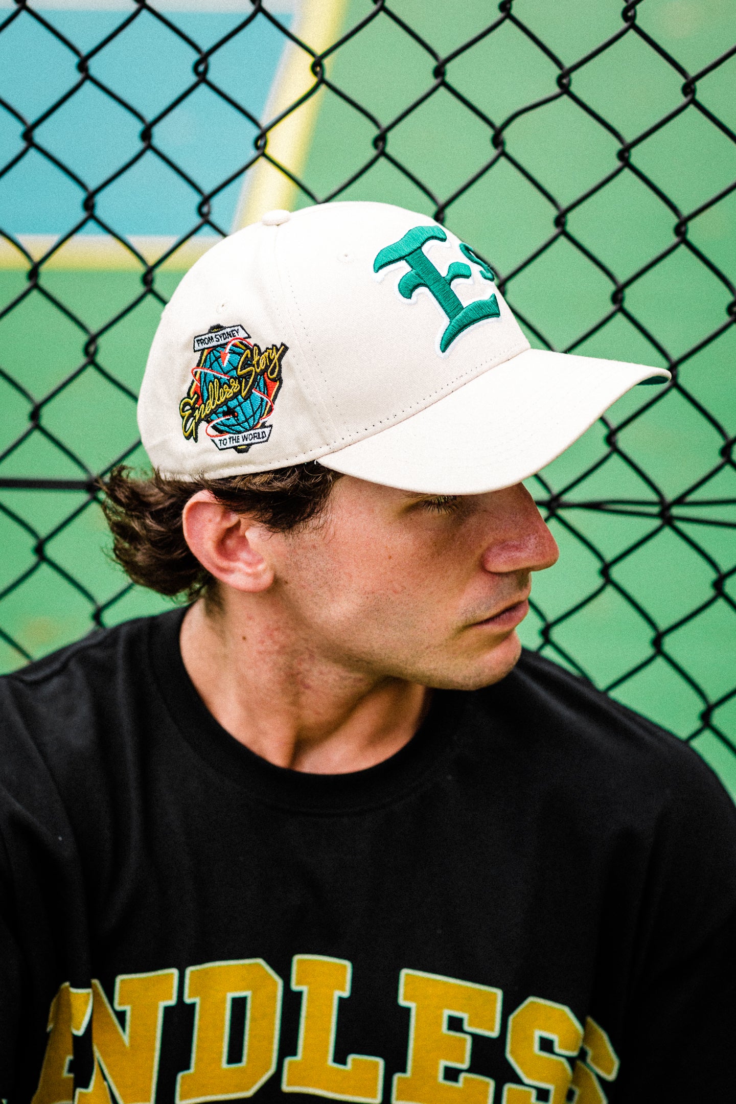 VARSITY SNAP BACK - BONE